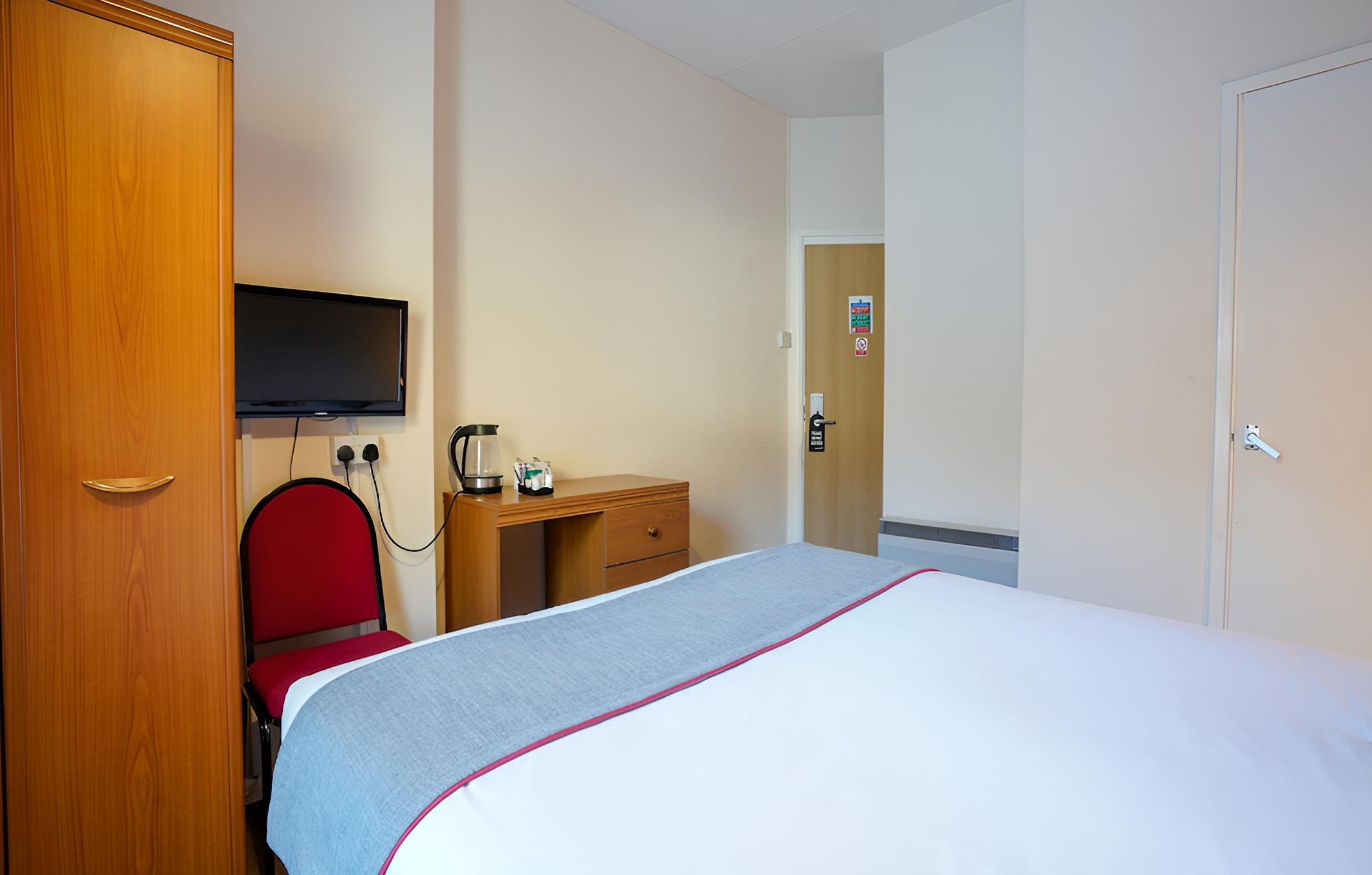 OYO Shanklin Beach Hotel