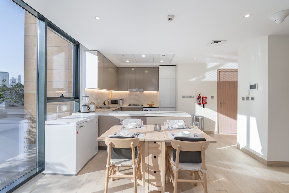 Indulging 1 Bedroom in Azizi Riviera 6
