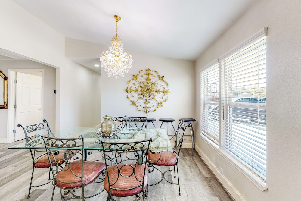 Lake Tawakoni Thrills - Cozy Home!