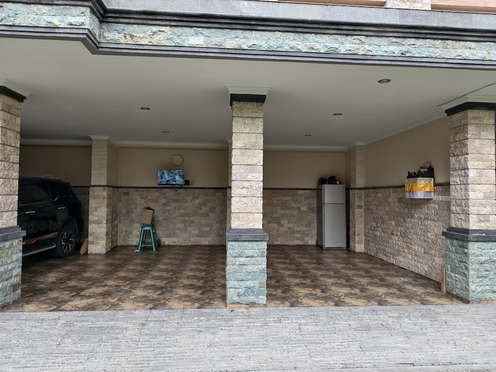Ayuna Guest House