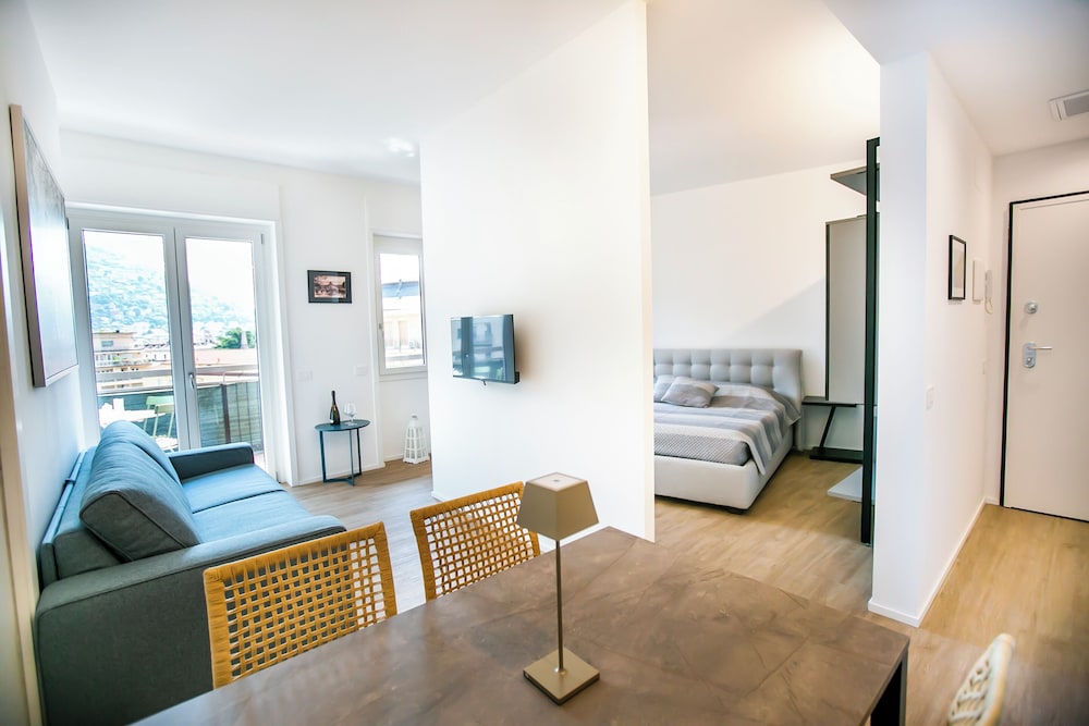 ComoLakeSuite