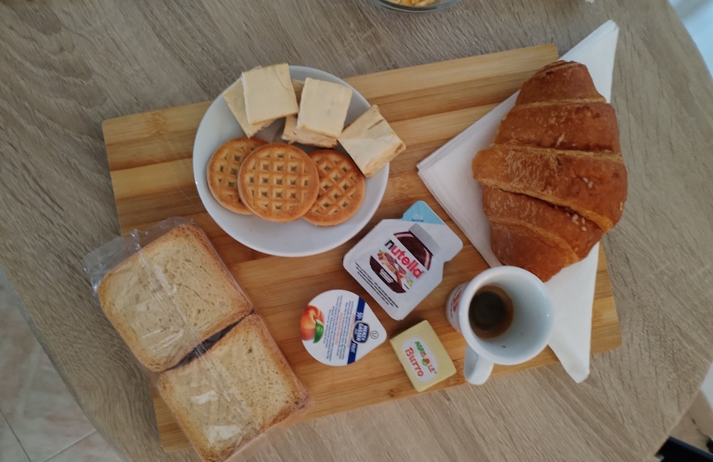 Home La Kore en Agrigento — dining