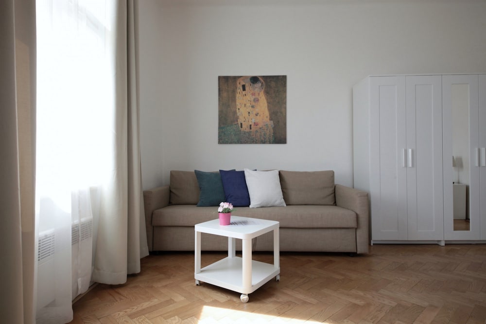 Angel City Apartments
