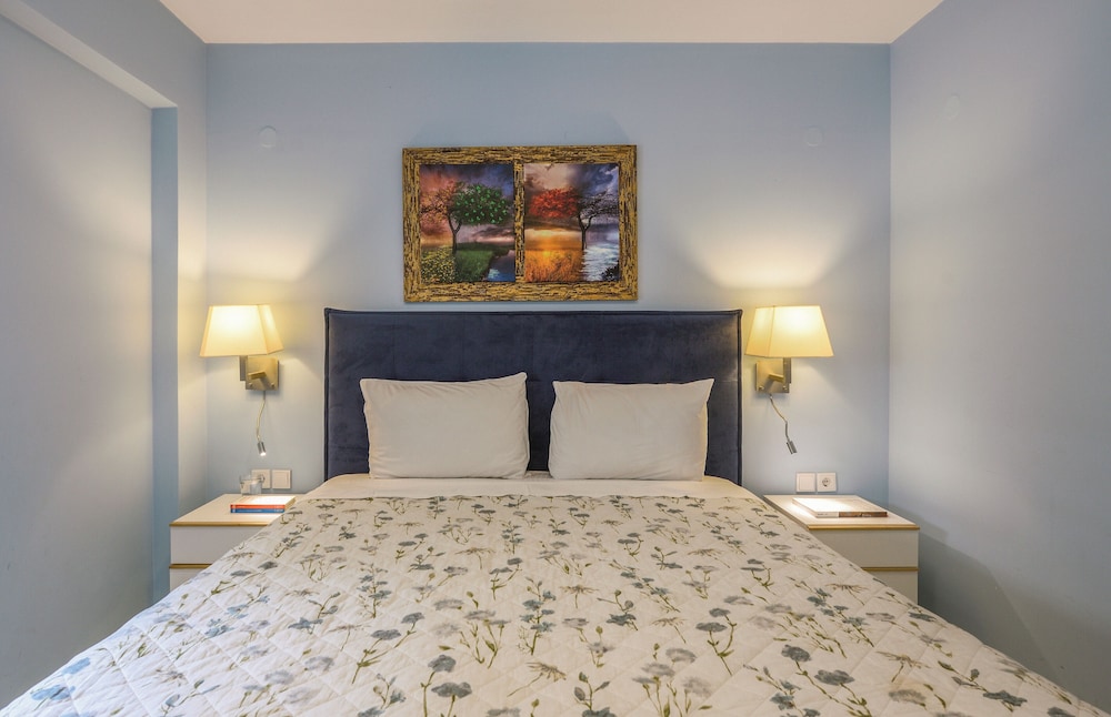 Elpiniki Luxury Apartments photo 2