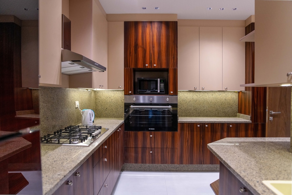 89B-106 Lake View Residence
