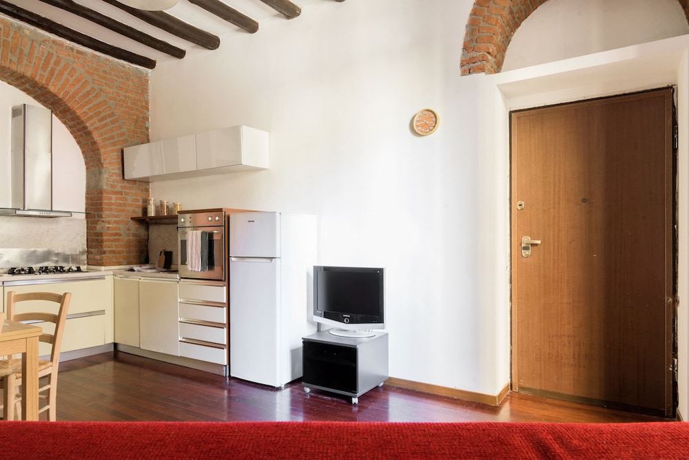 Home at Hotel Porta Romana - Carità Apt — Milan photo 5