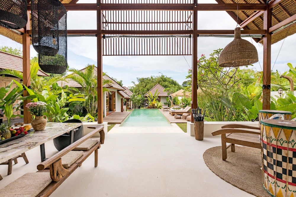 Villa Chempaka by Alfred in Bali - New Luxe Tropical 4BR Dream Villa in Canggu