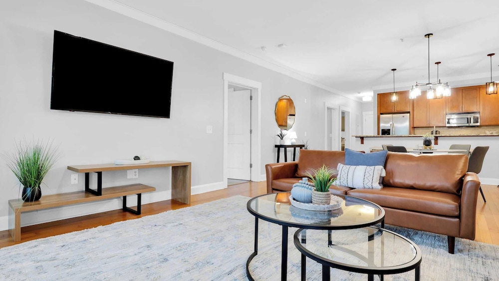 2 Suites Walkable Historic District Location The Juliette by Avantstay