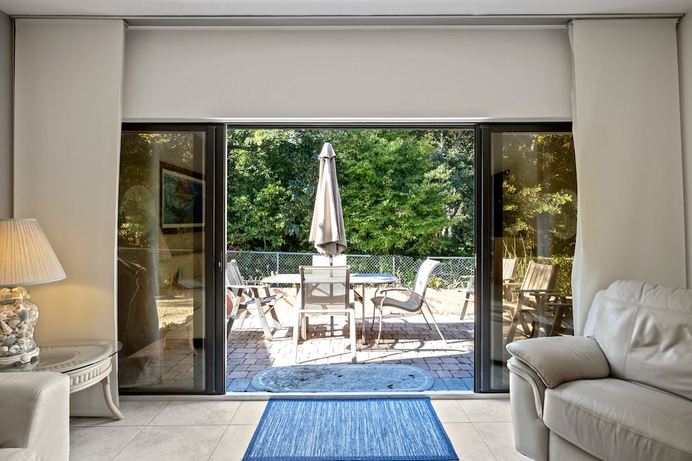 Executive Bay Club