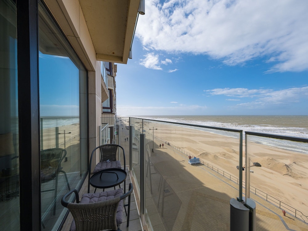 Beautiful Apartment With Stunning sea View