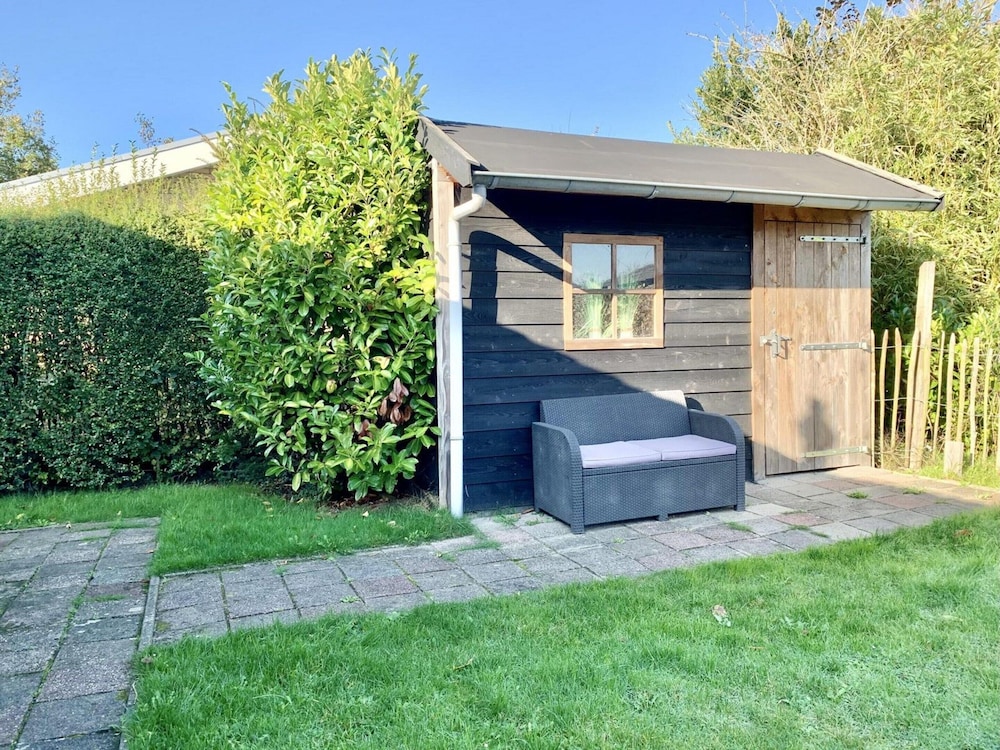 Renovated Bungalow With Garden
