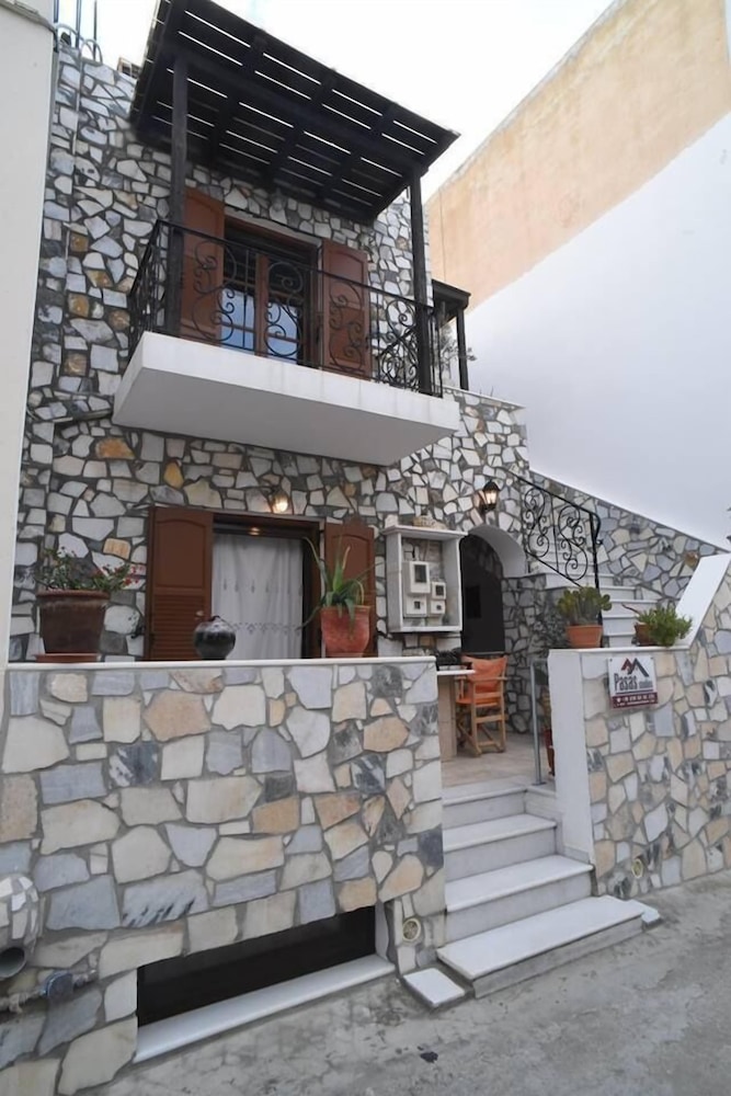 Studios Pasas photo 1