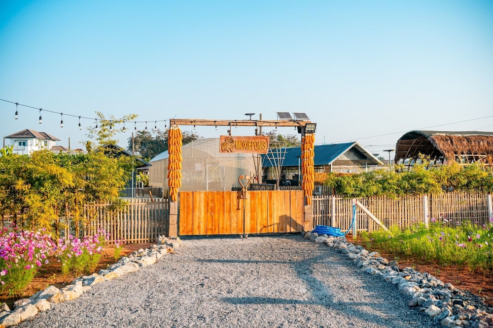 Baanmax Boutique Pet Resort & Lodge