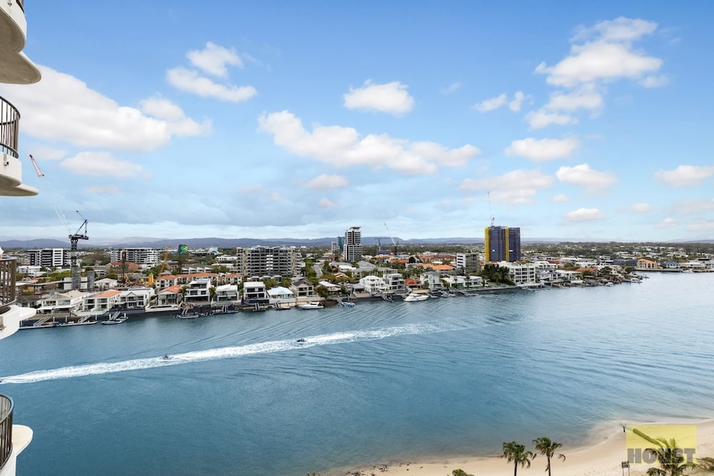 2 BR With Beautiful Views