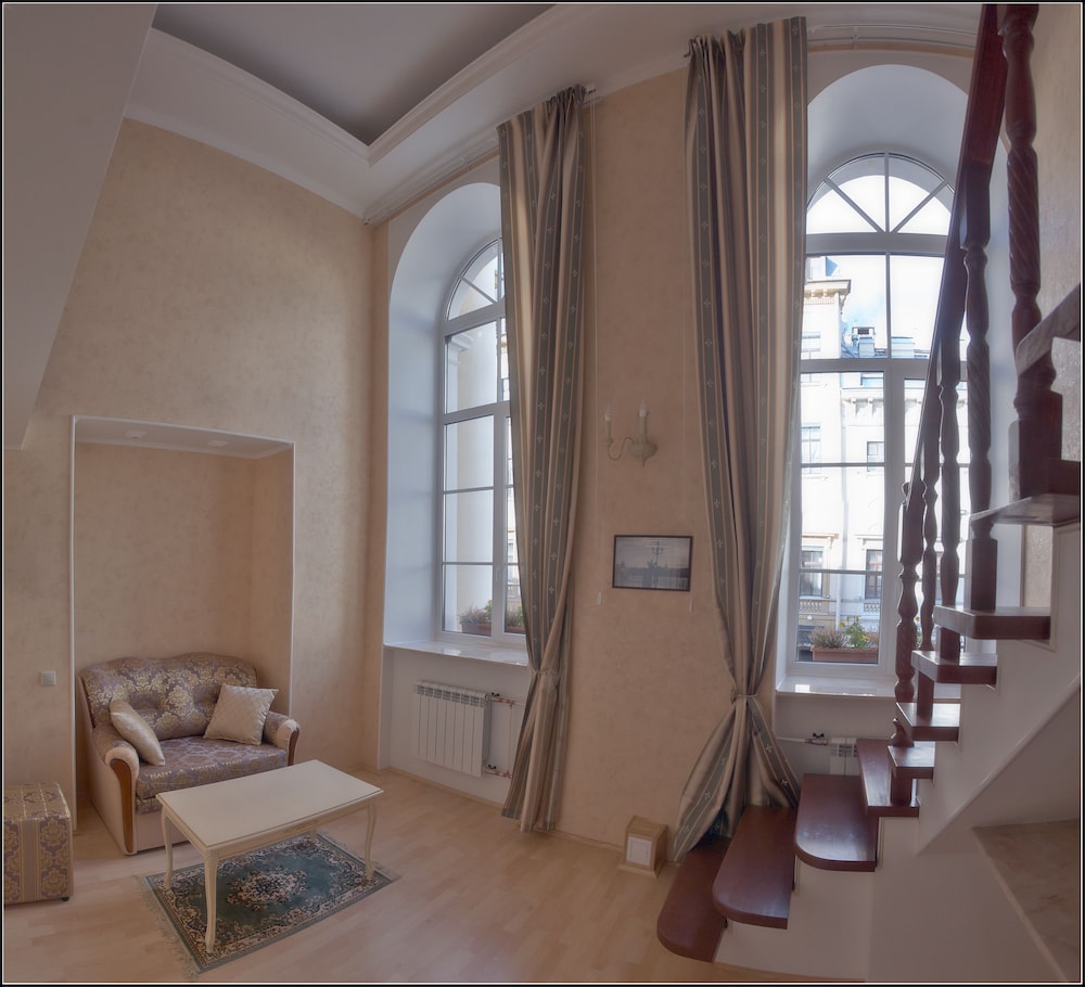 Apart Hotel on Italianskaya 1