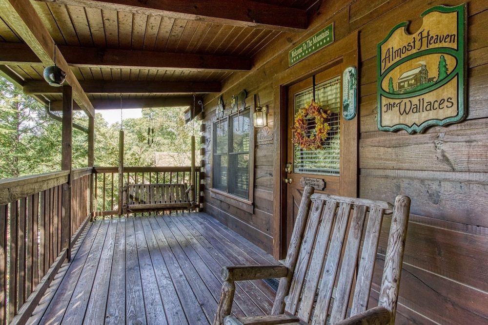 Er245 â Almost Heaven Great Location â Close To Town! 3 Bedroom Cabin by RedAwning view 5