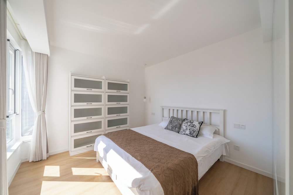 Book and Bed - Xujiahui