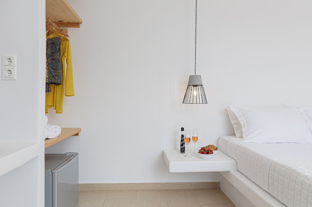 Irida Vacation Suites photo 2