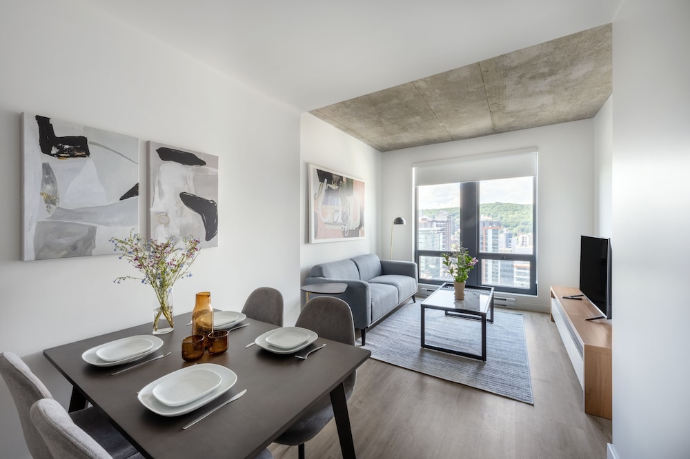 Elegant Studios and Apartments Montreal