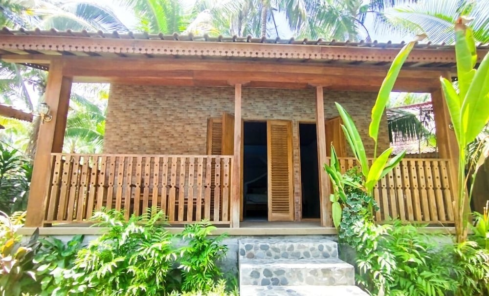 Villa Lova Sambirenteng