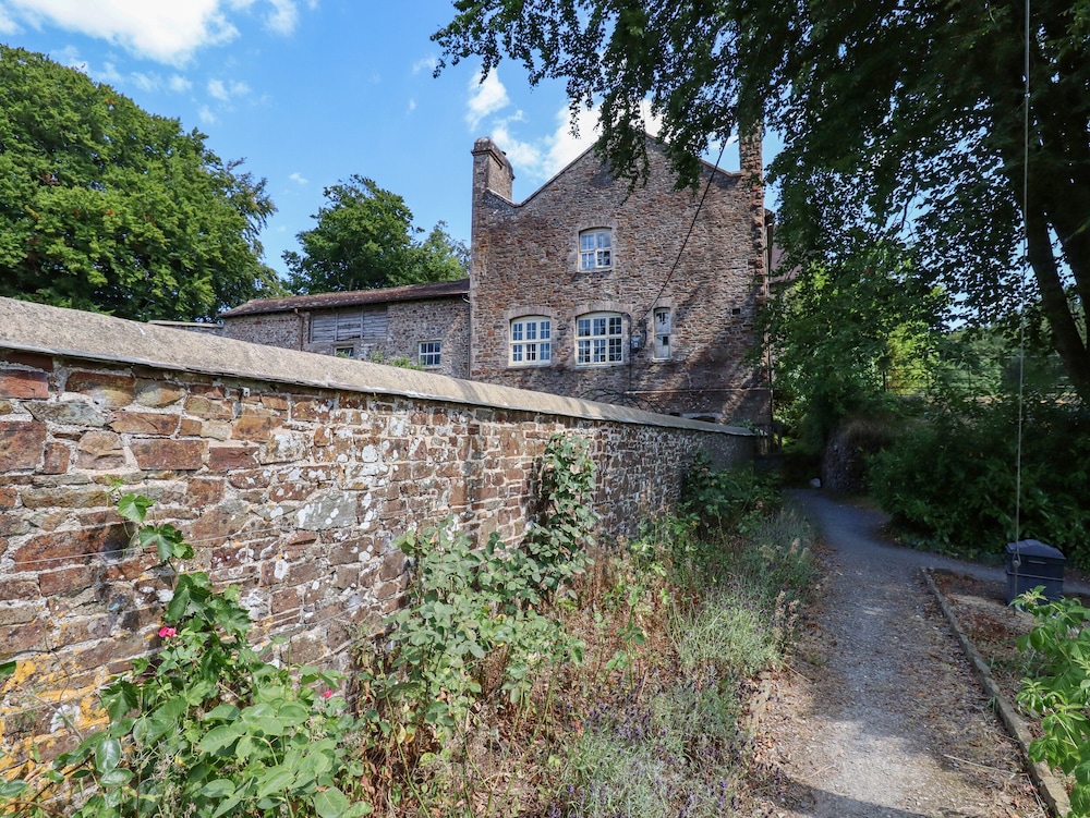 Nethercott House