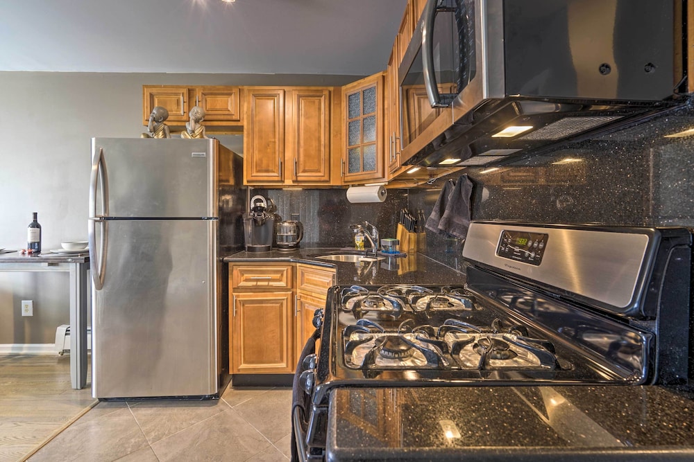 Modern Asbury Park Studio - 2 Blocks to Beach view 5