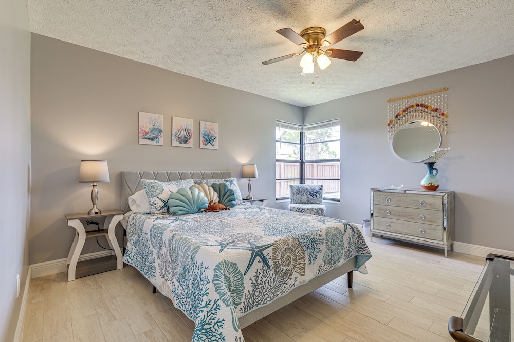 Private Pool & Yard: Family Home in Port St Lucie