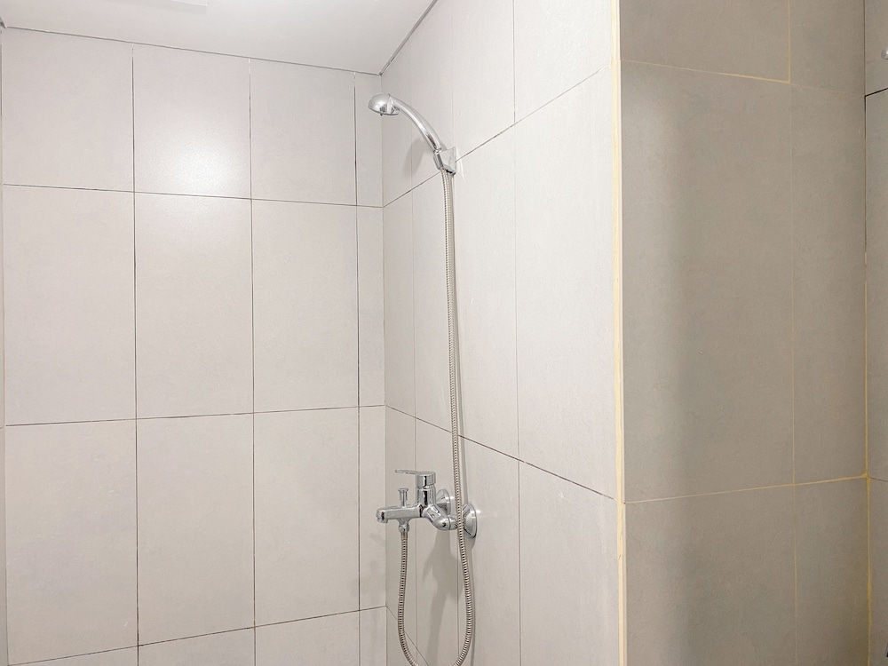 Modern Scandinavian Studio At Lrt City Sentul - Royal Sentul Park Apartment