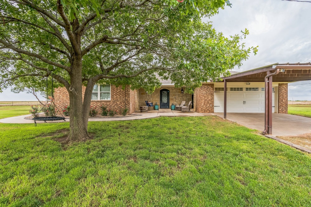 Peaceful Horse Ranch Escape Near Palo Duro Canyon 3 Bedroom Home