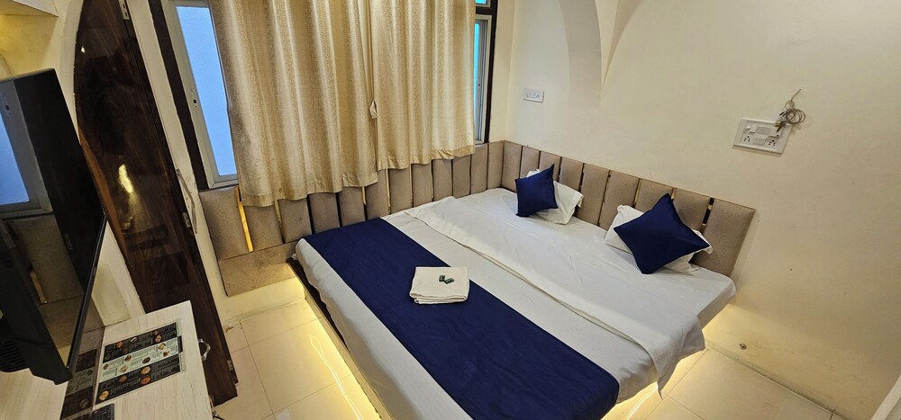 Hotel Aagman Palace - Near Mahakal Temple