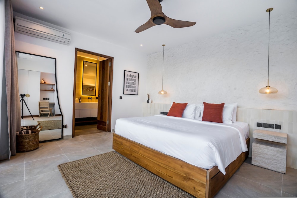 Apricot House by Alfred in Bali - Brand NEW Cozy 3BD Pool House Close to Bingin Beach