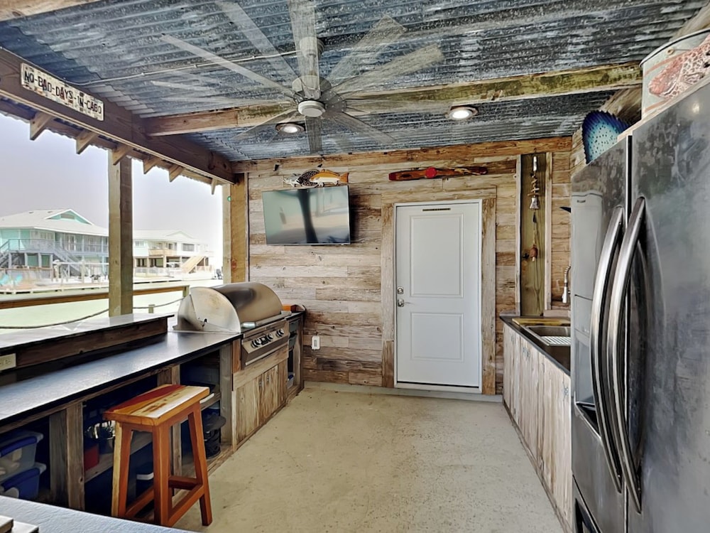 The Salty Dog at Copano Bay by Miss Kitty’s