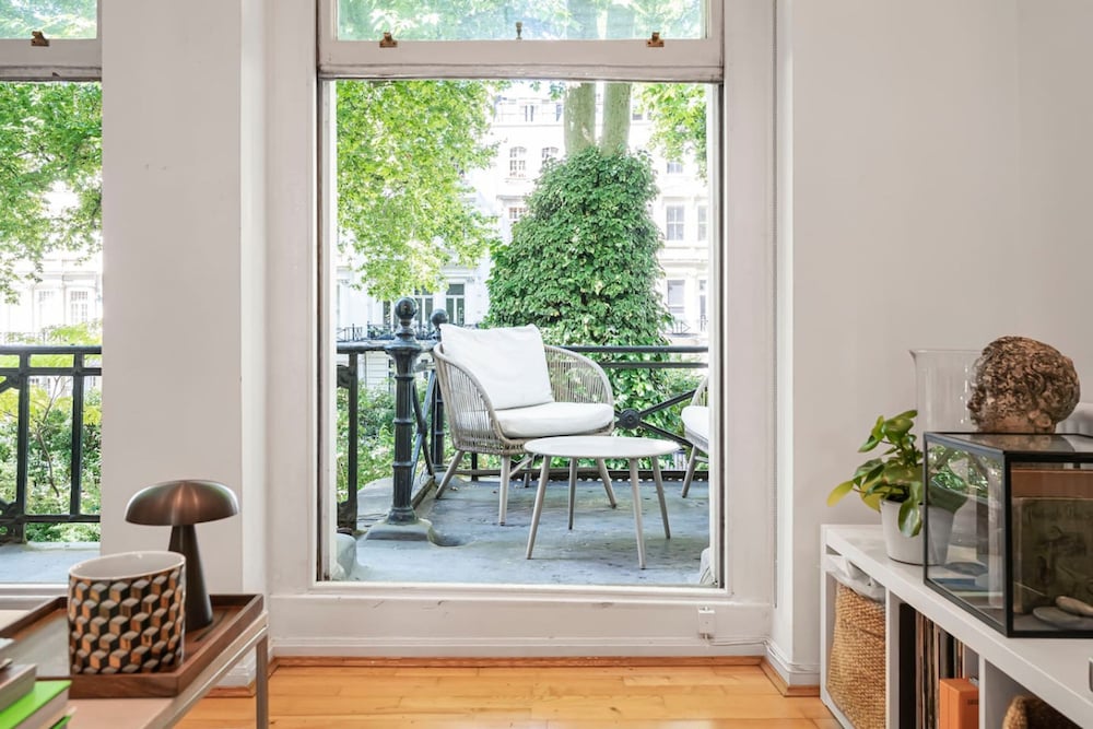 2-bed Knightsbridge Home