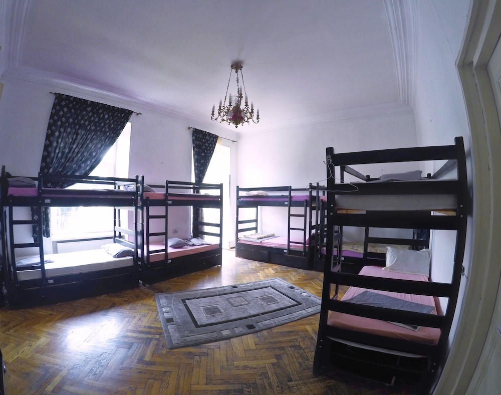 Opera Rooms&Hostel