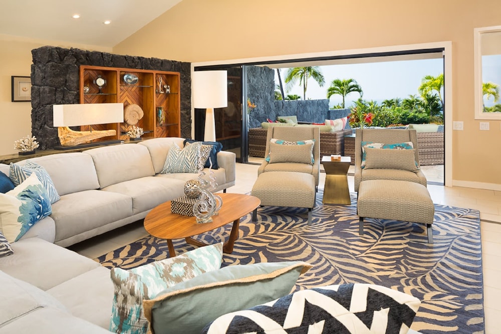 Gated Keauhou Residences w Ocean Views Pool