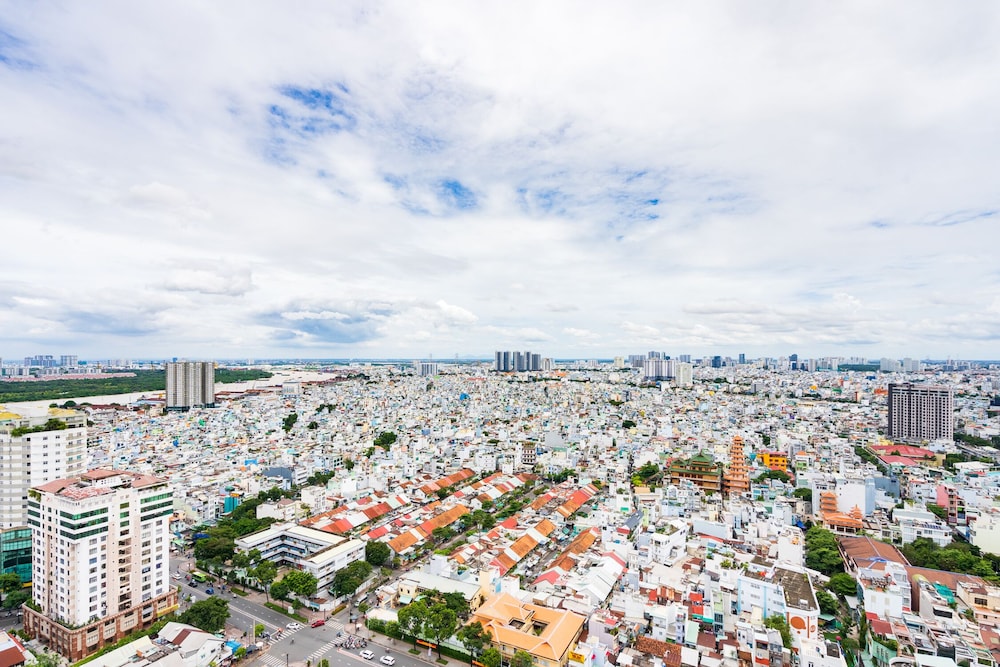 SAIGON 9 - Rivergate Residence Infinity Pool