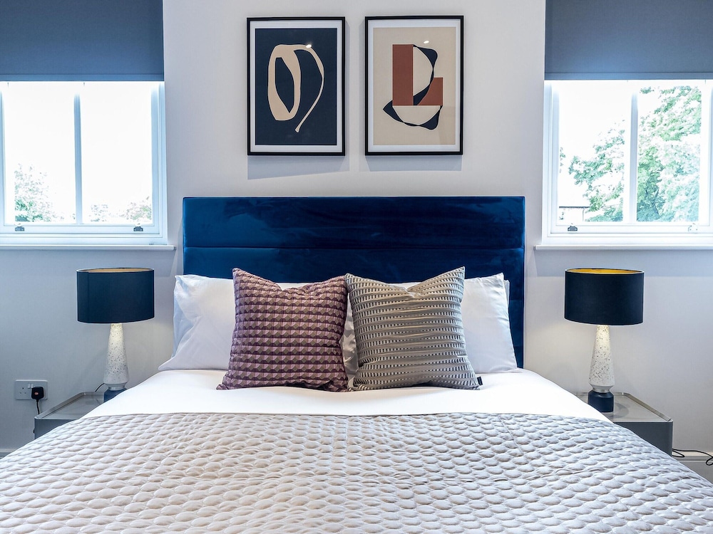 Modern Two-bedroom Near London Zoo by Sojo Stay
