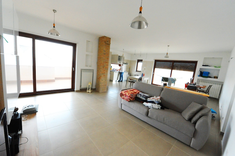 Photo 12