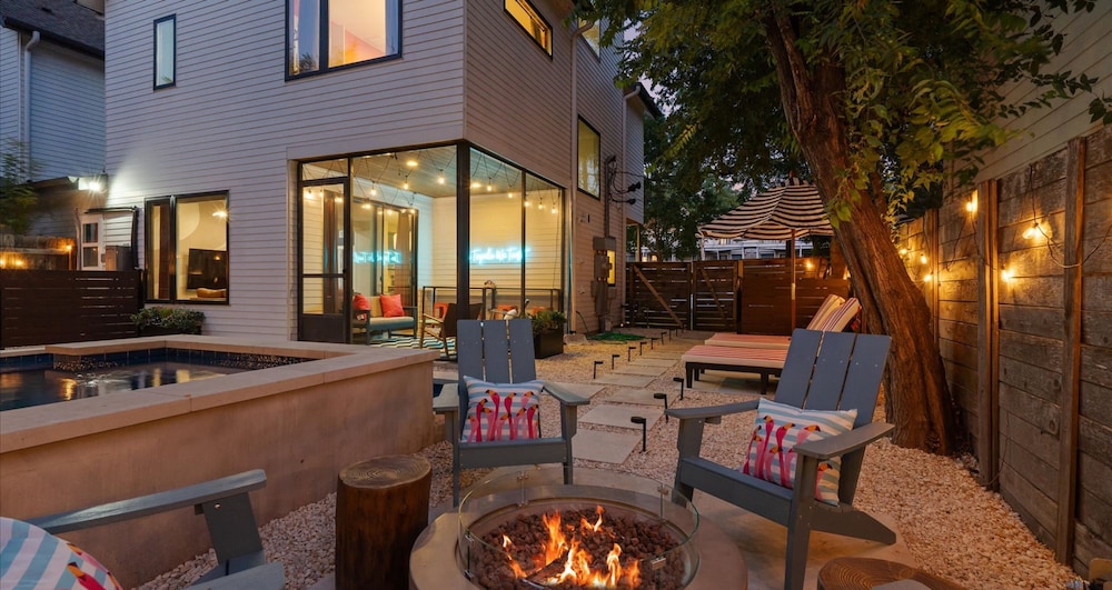 Eclectic Group Getaway With Pool Patio Fire Pit