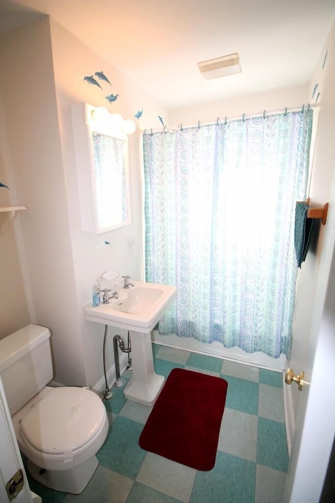 Delaware Avenue 16A