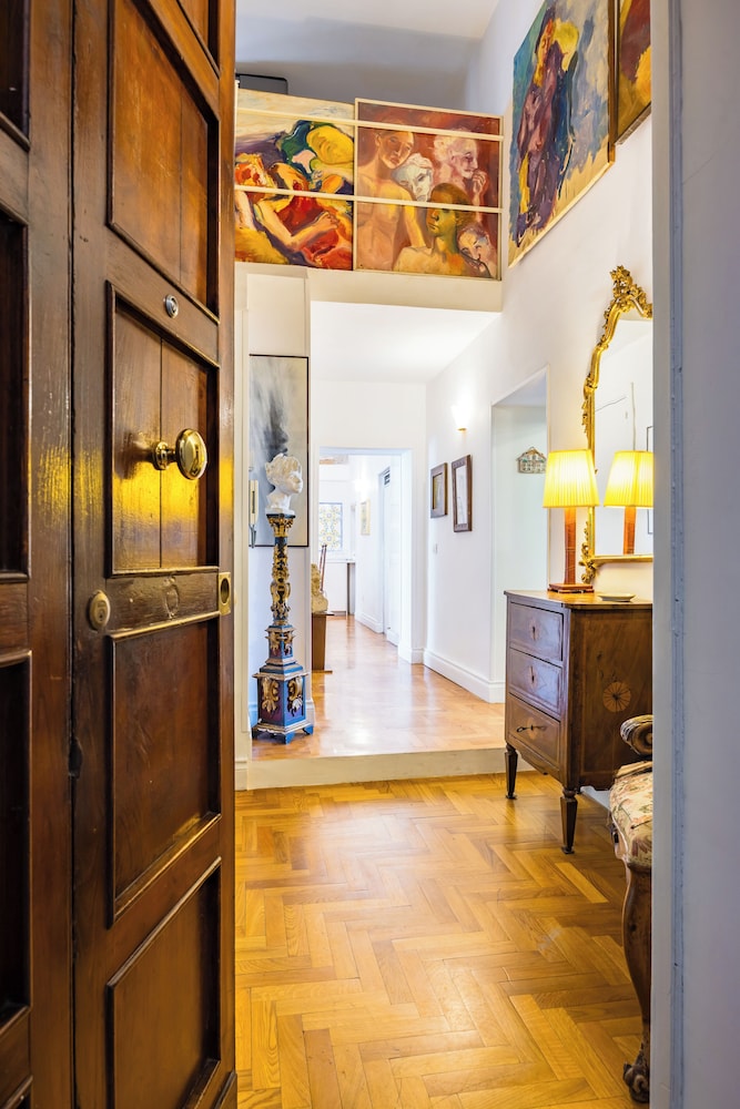 Cavour Art and Museum Flat by Napoliapartments