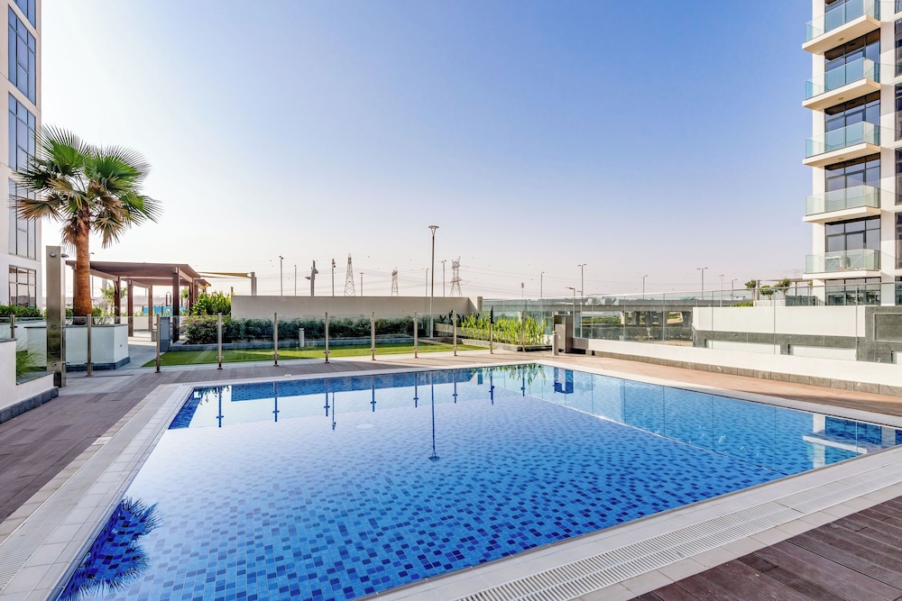 GLOBALSTAY. Azizi Riviera 40