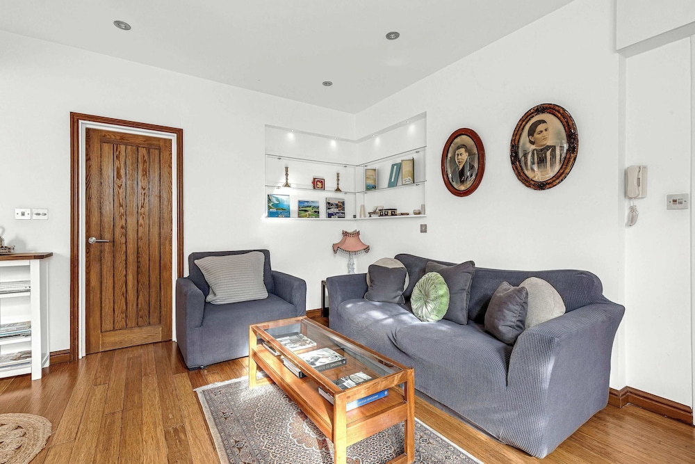 Lovely 1 Bed Home With Garden