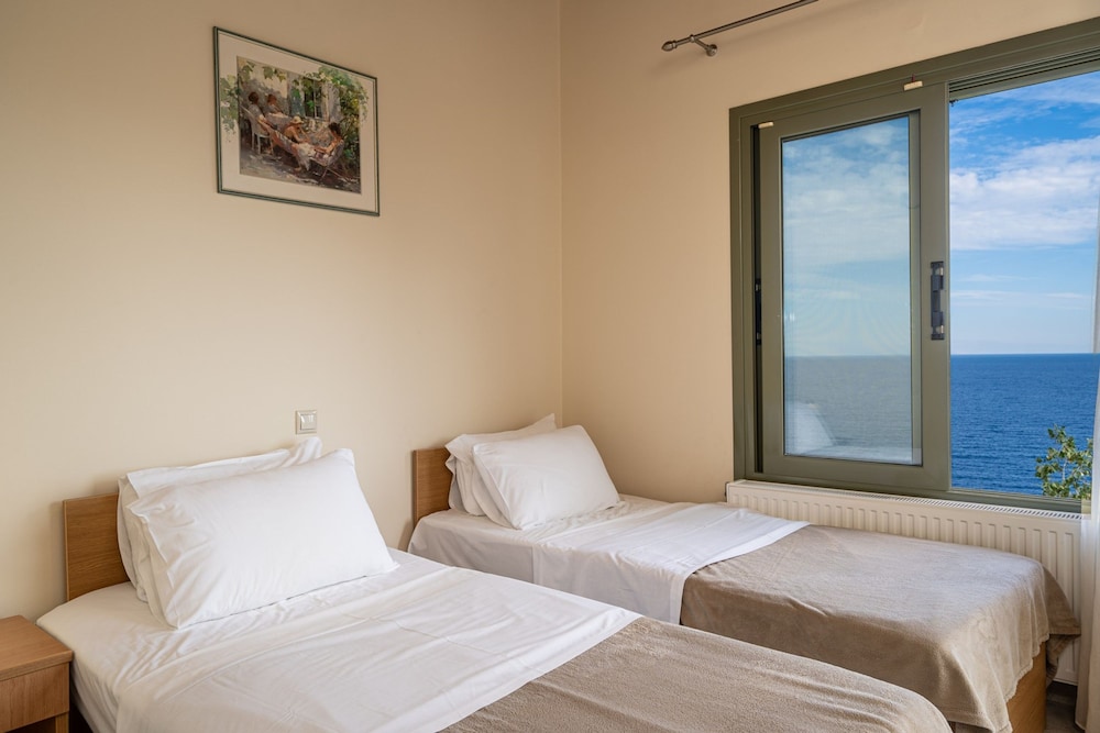 Villa Dinos With Swimming Pool