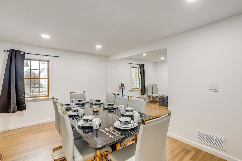 Updated Getaway w/ Sauna & Yard in Bloomsbury!