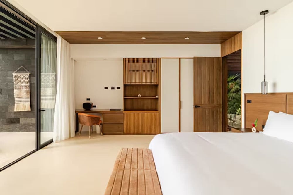 w Spectacular 4BR Villa in Costa Rica