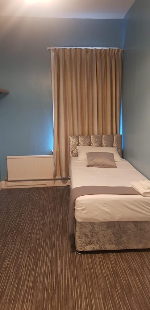 Manchester-2bedroom-1bathroom-wifi (108947701)