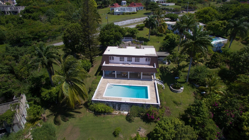 Burlingame Villa