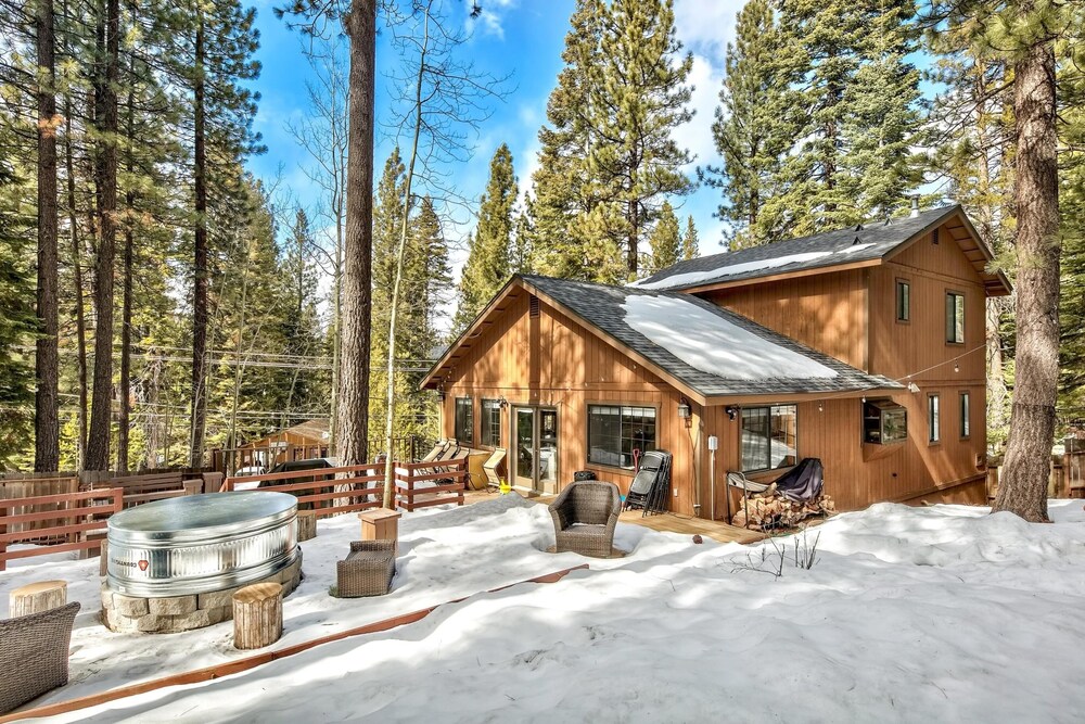 1760t Thunderbird Cabin 3 Bedroom Home