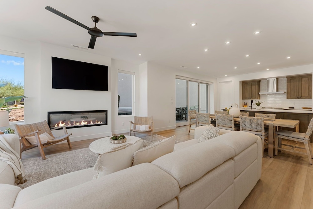 Salt And Sol 5 Bedroom Townhouse